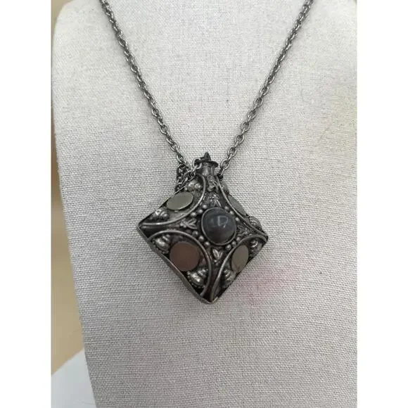 Vintage Perfume Pendant Necklace and Agate Accent